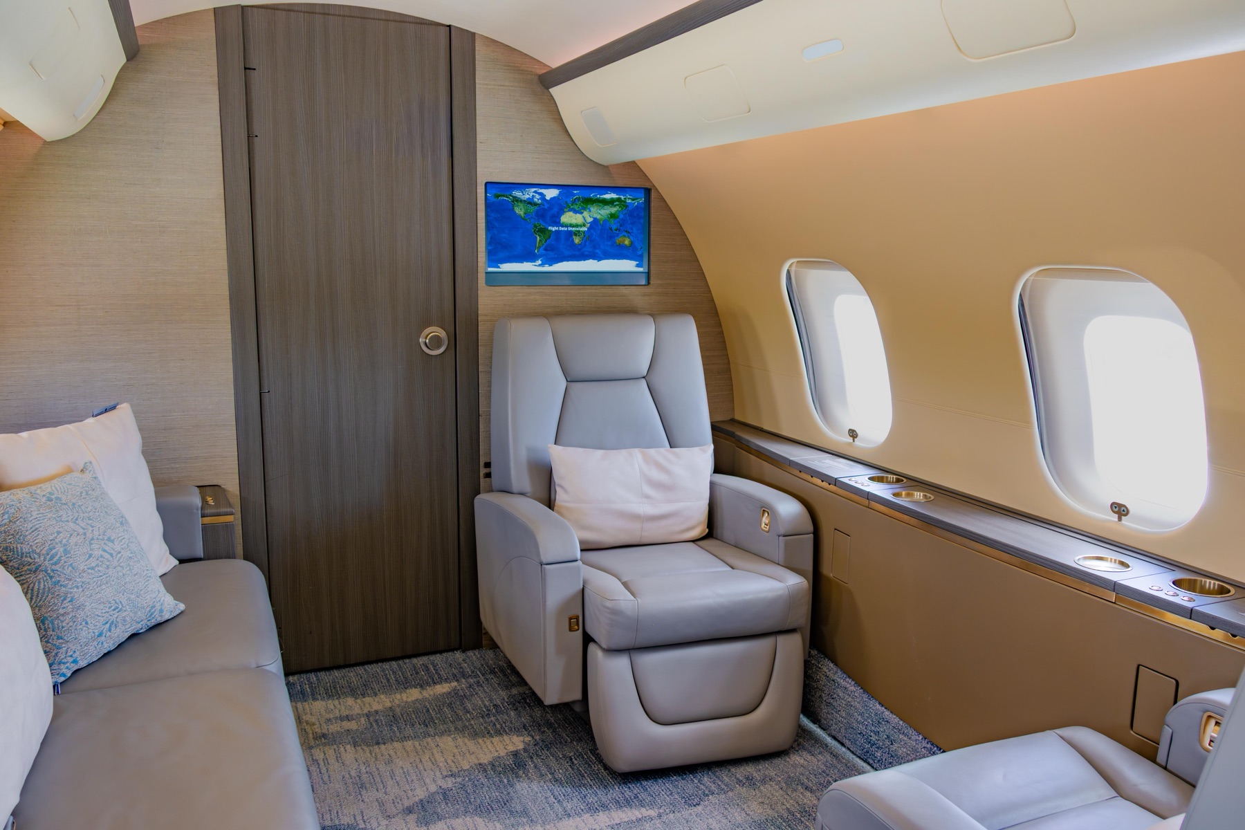 Global 5000 executive club seat with moving-map monitor
